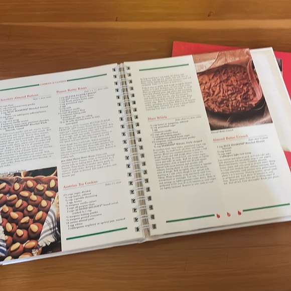 Christmas Cookbooks - Picture 6 of 7